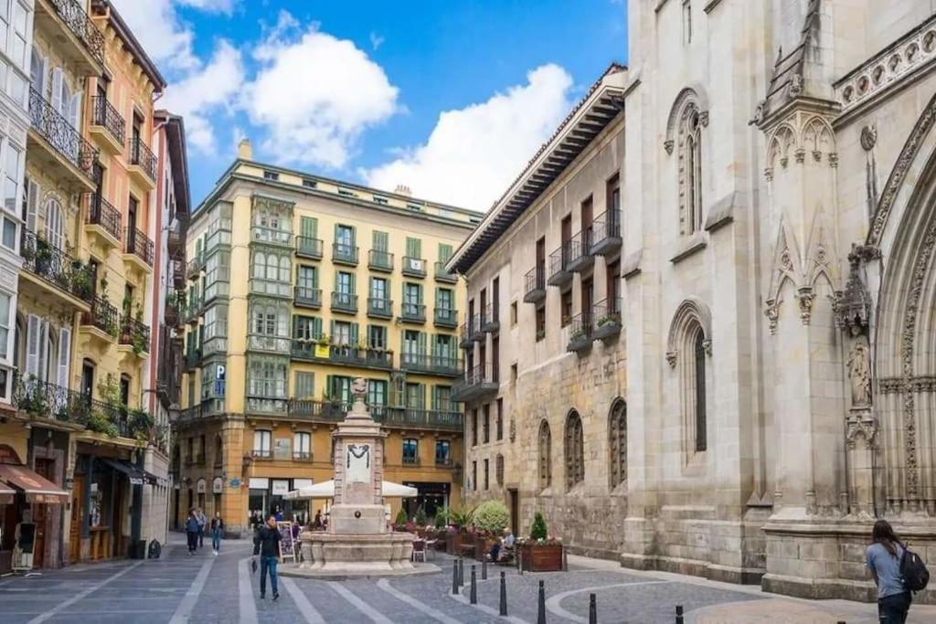 Calida Estancia Descubre La Ciudad Bilbao Exteriör bild